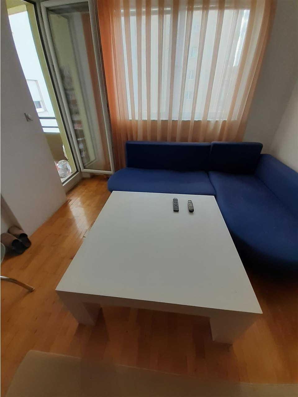 Shes-tavolinen-e-sallonit-