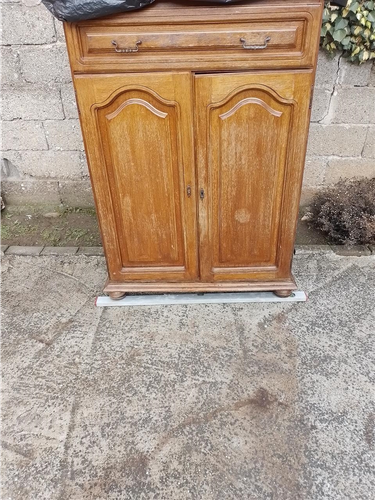 Vitrine druri per kepuce, e perdorur