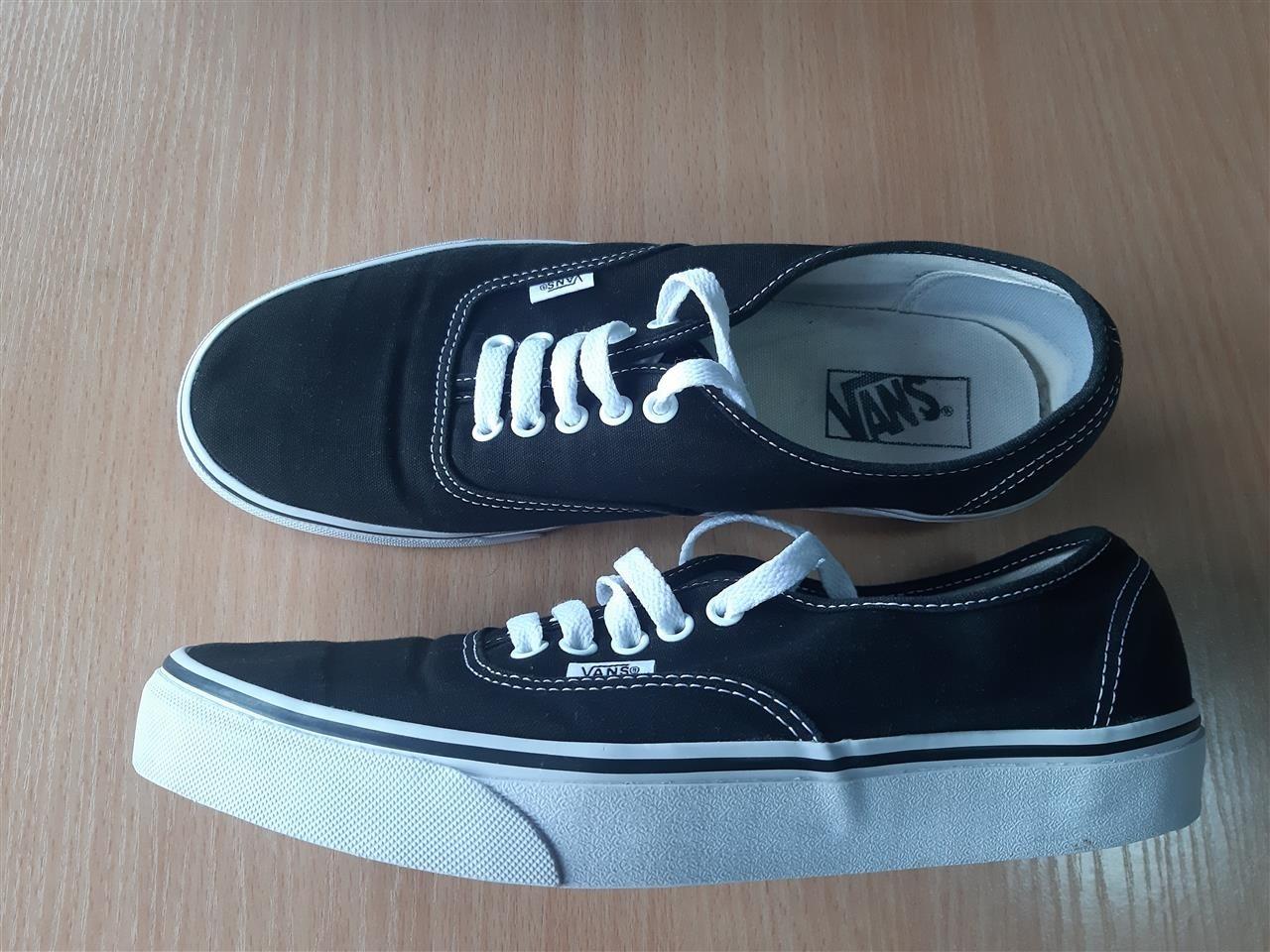 Vans-Authentic-