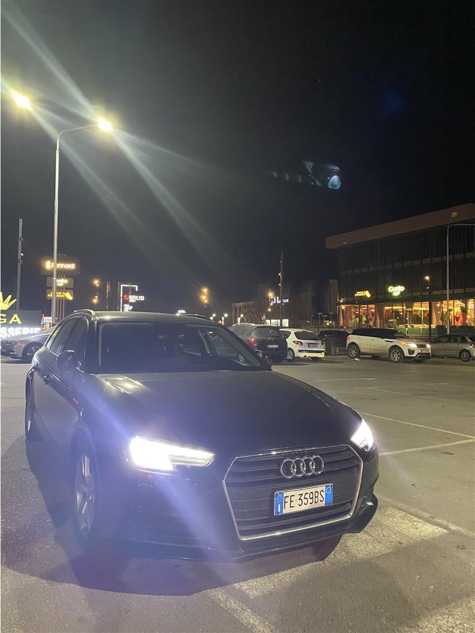 Shitet-Audi-A4---