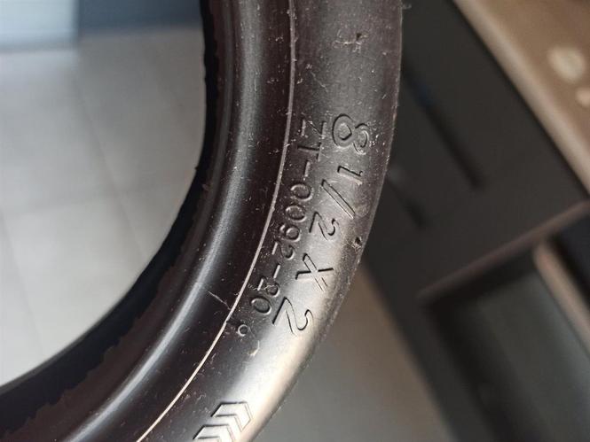 Gomë për trotinet 8.5