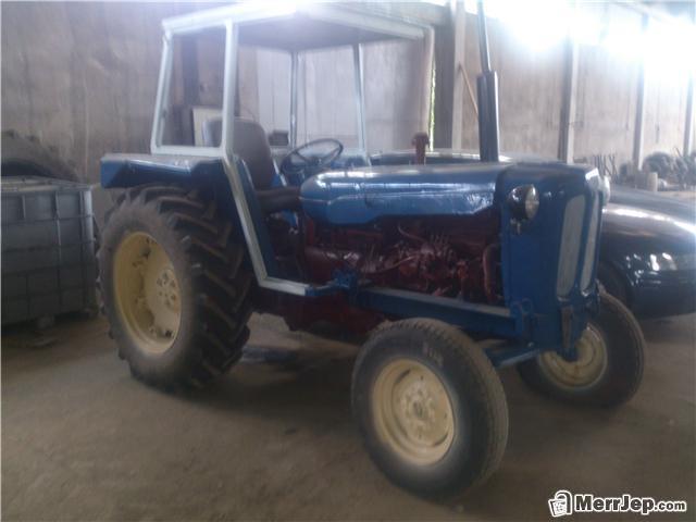 Traktor Ford 