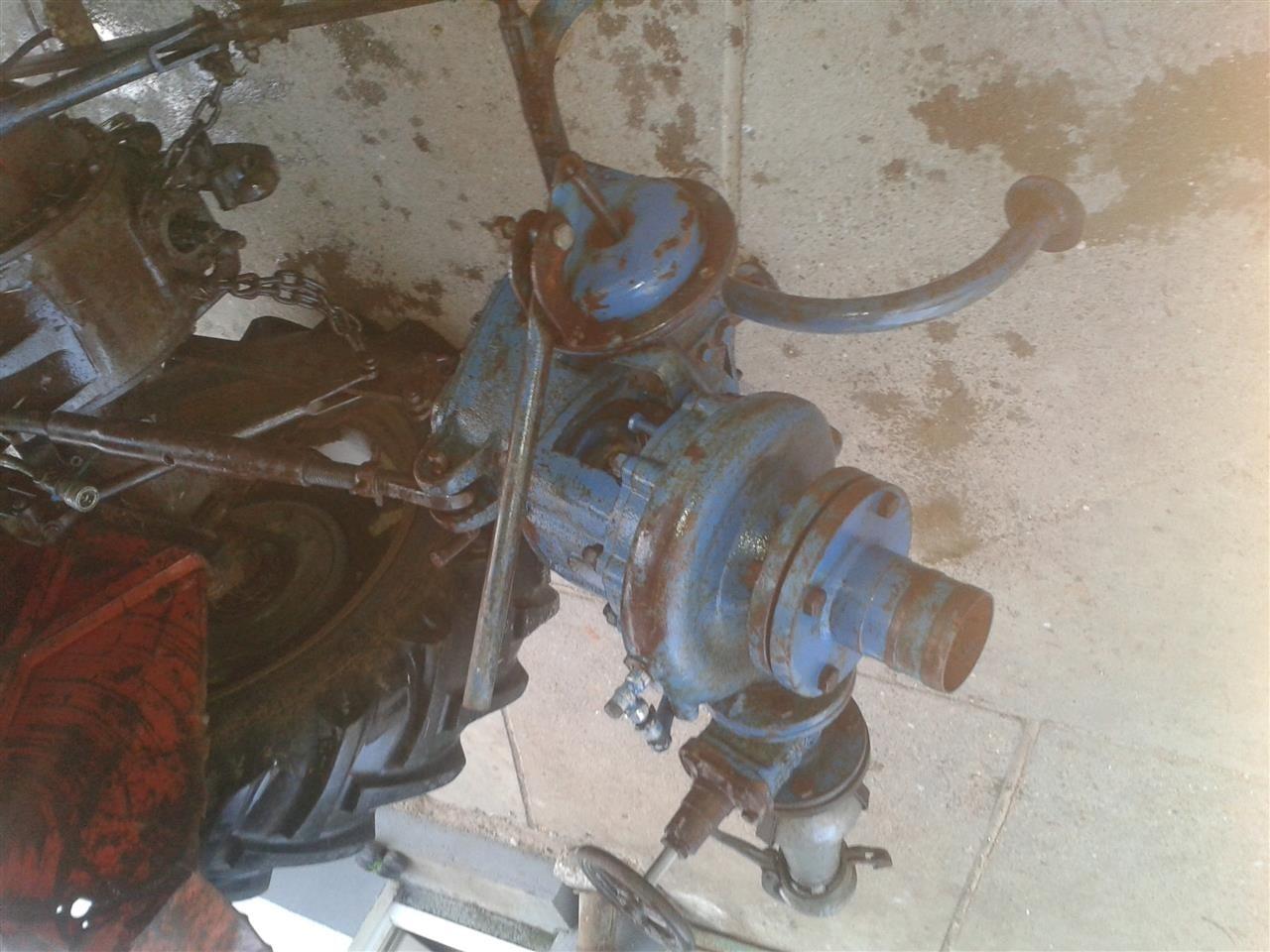 pompe-e-ujit-