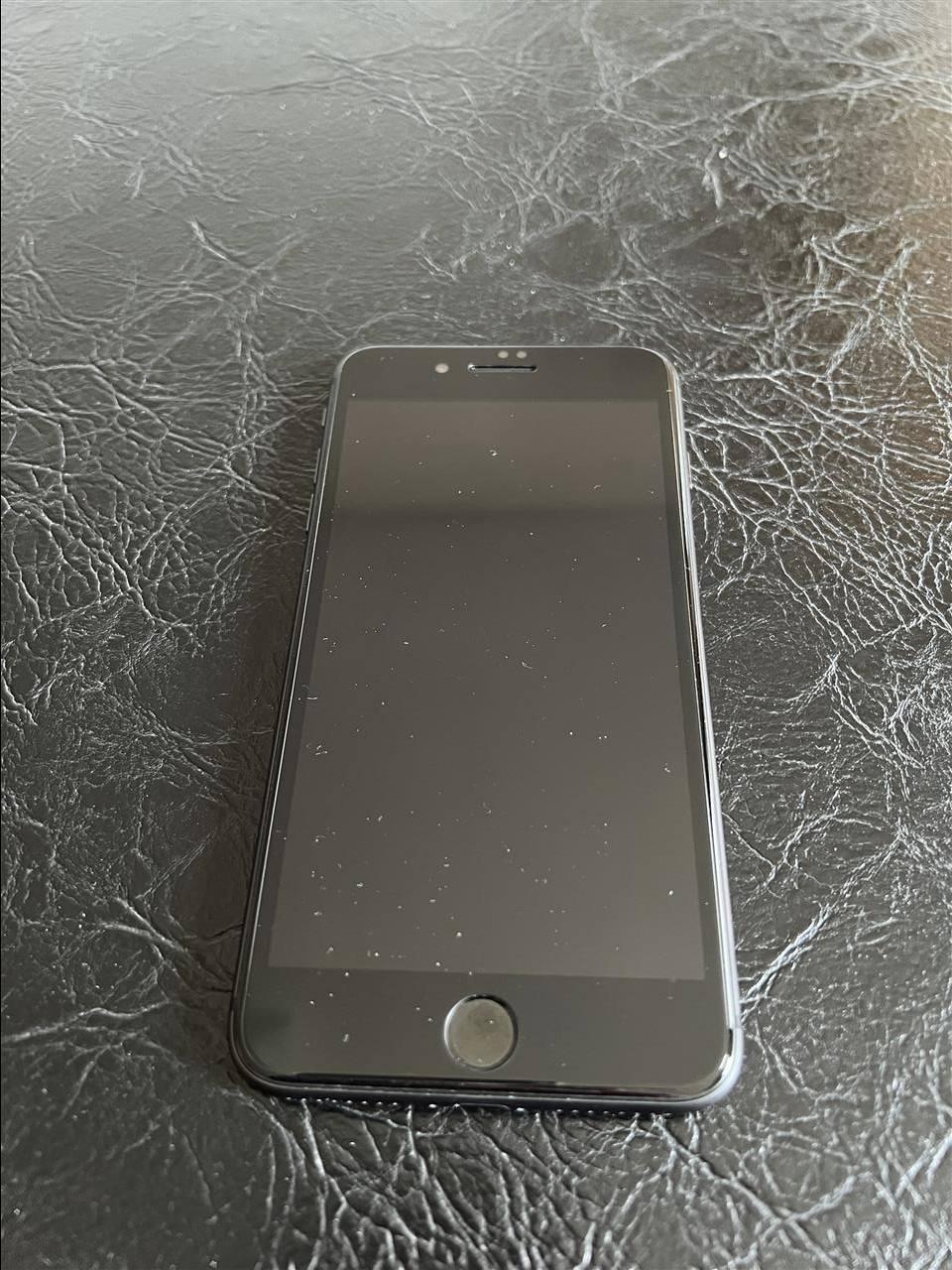 Iphone-8plus-64Gb---------