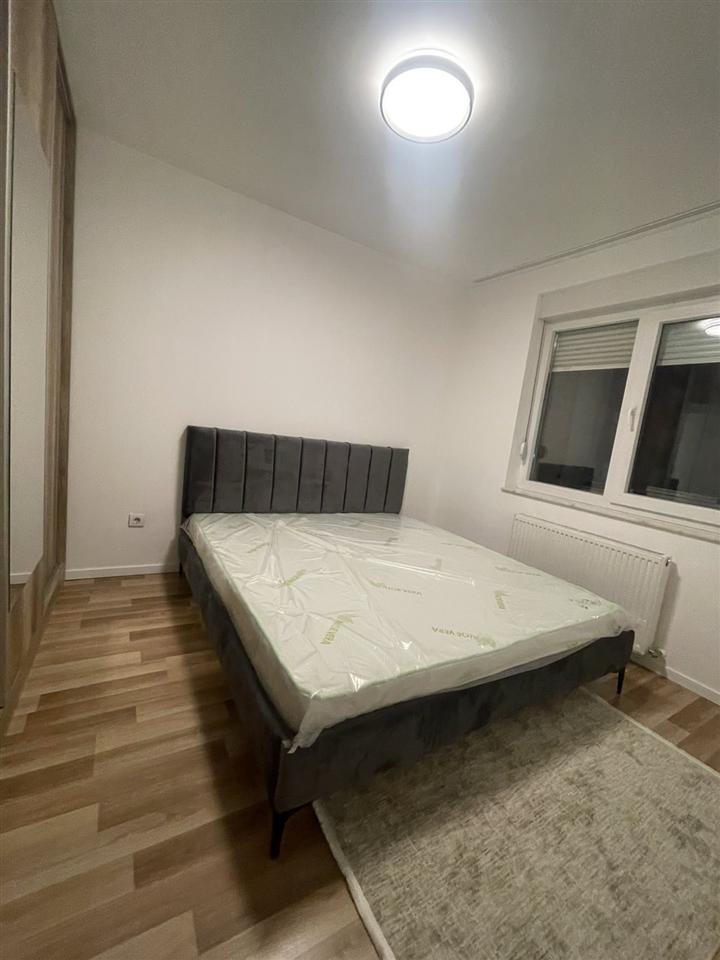Banesë-në--shitje-në-Rrugën-B