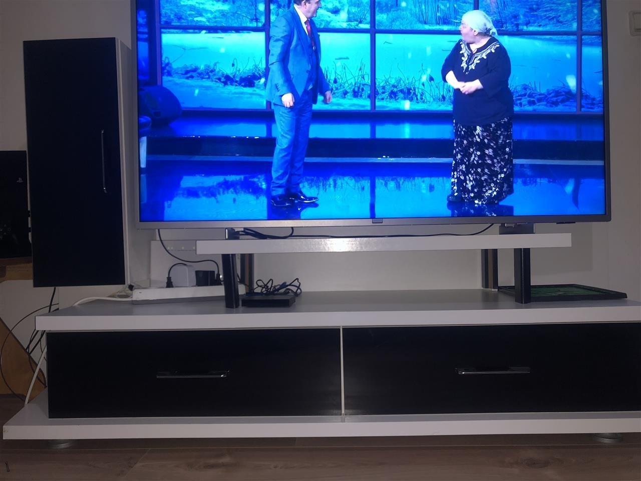 Komode-Televizioni