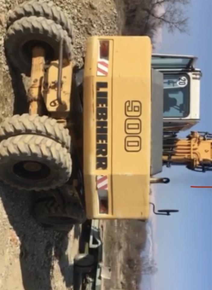Bager-liebherr-900