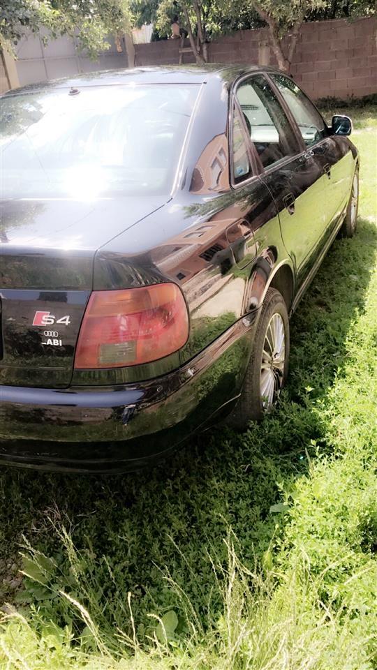 Audi-A4