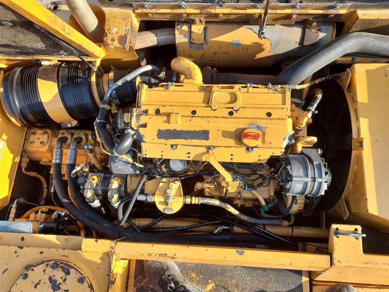 LIEBHERR-900-