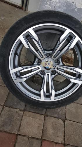 Fellne BMW