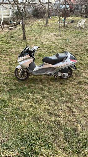 Piaggio x8