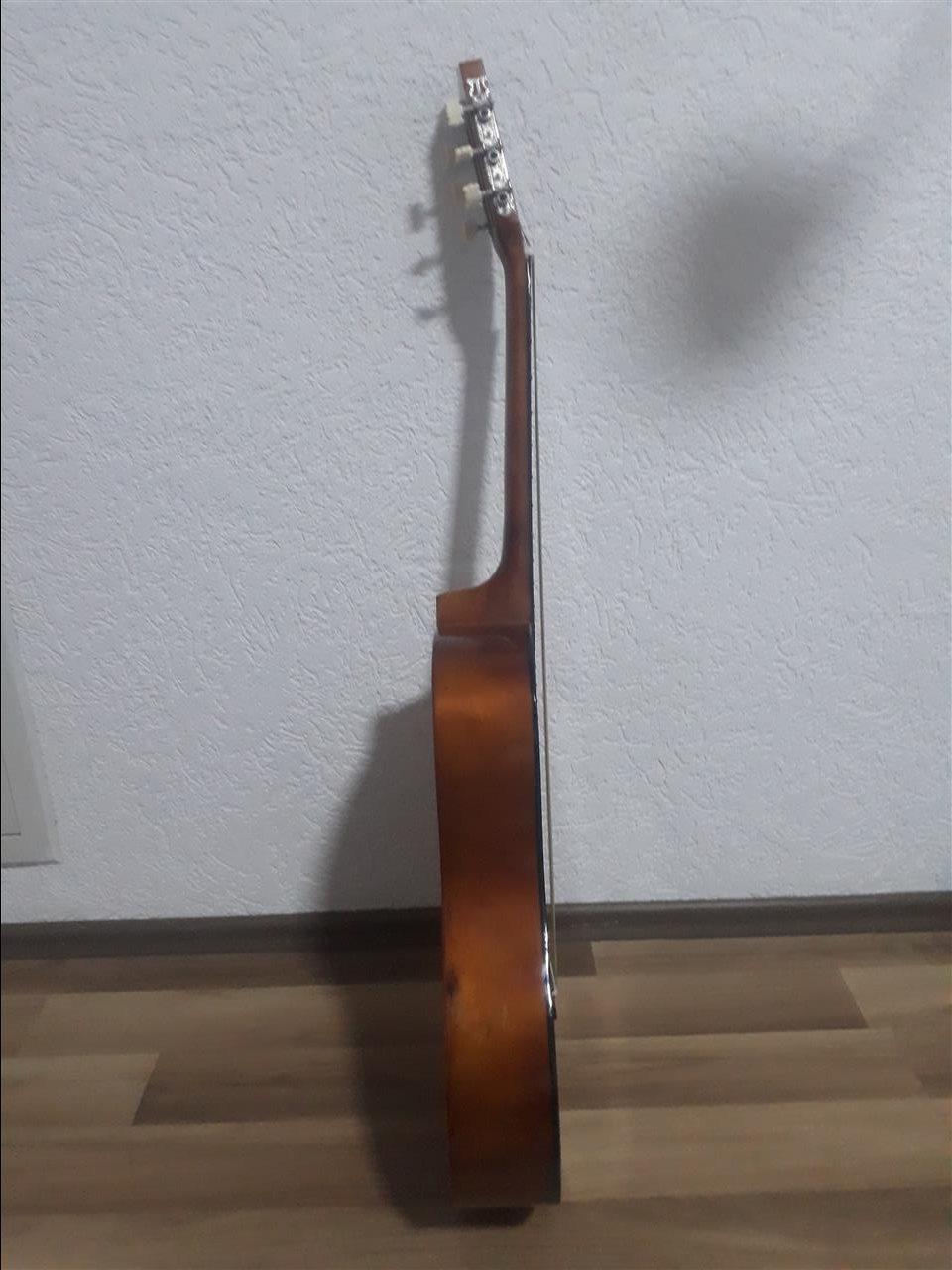 Gitare-dhe-tarabuk-