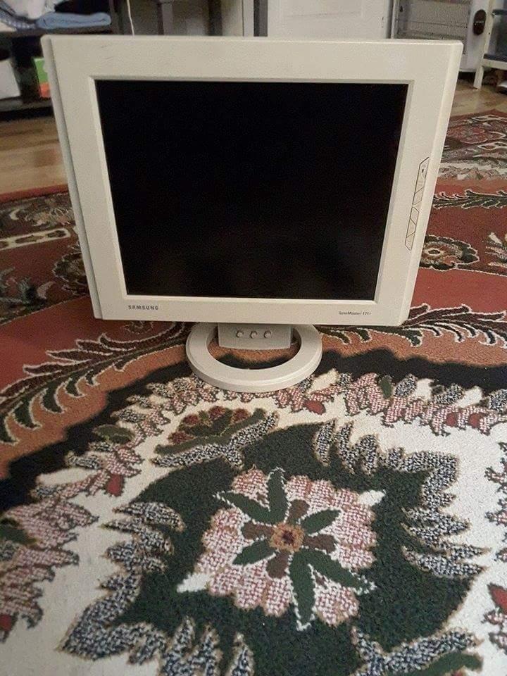 Monitor-Samsung