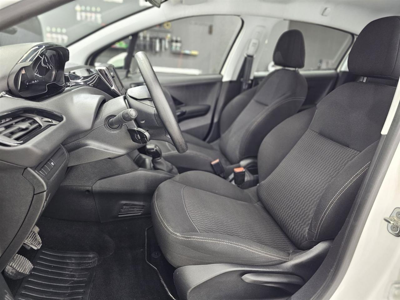 PEUGEOT-208-1-5-HDi-PREMIUM---2019