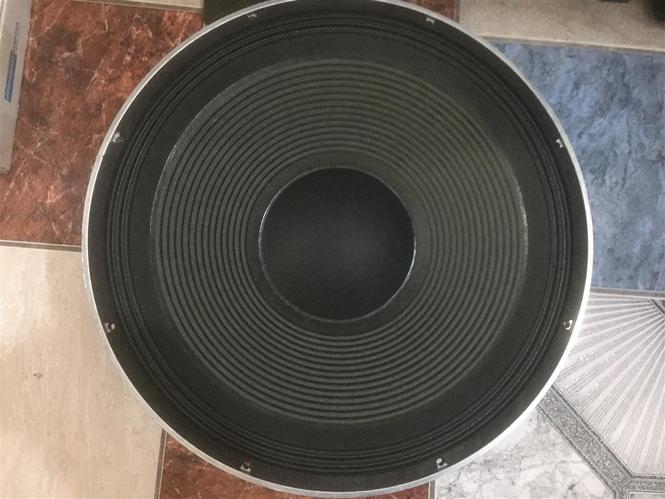Jbl bas
