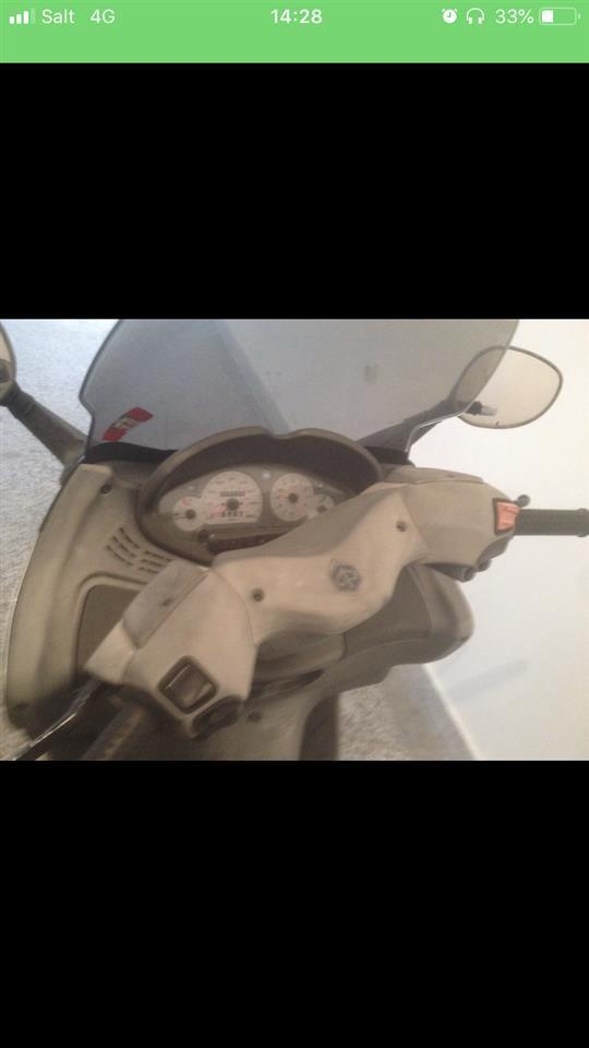 Piaggio-x8