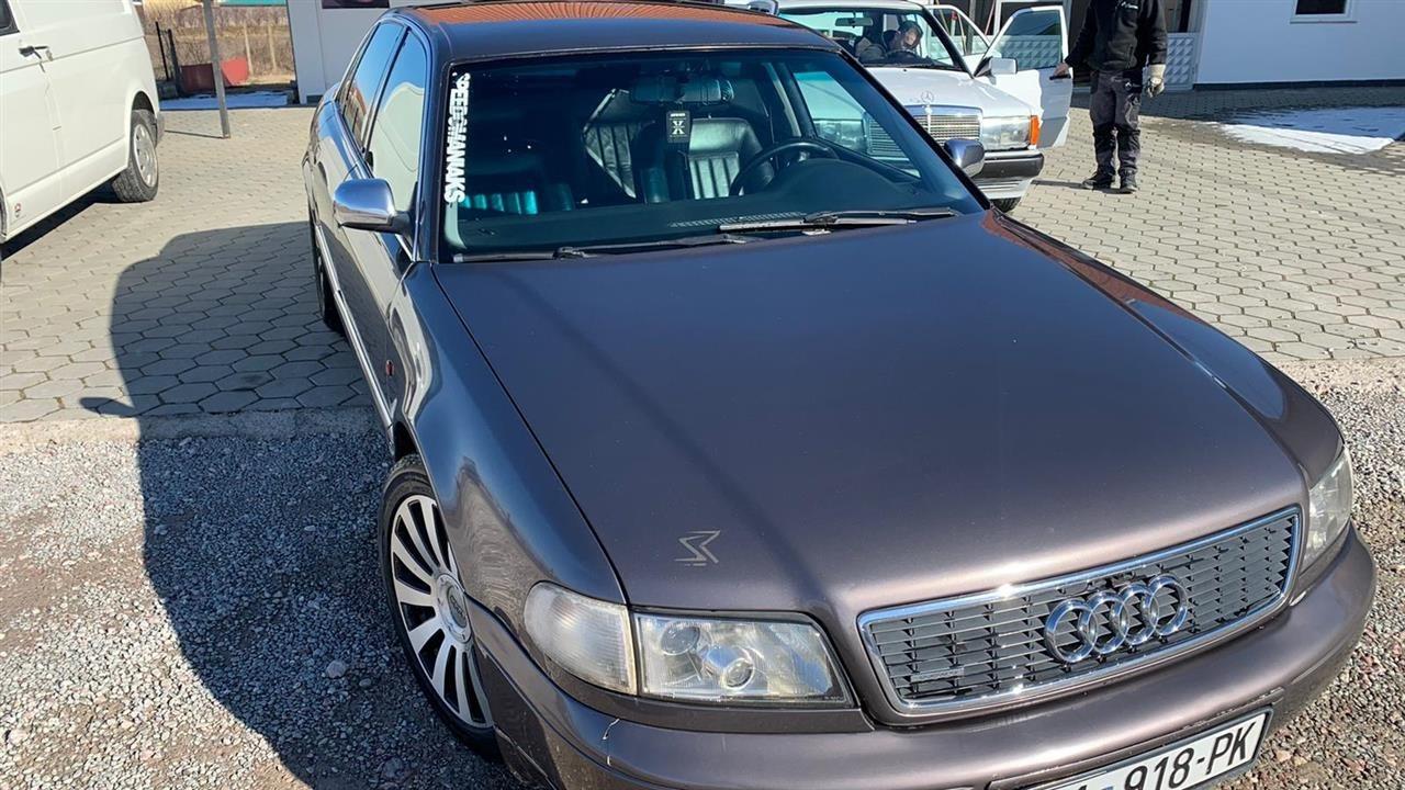Audi-a8--