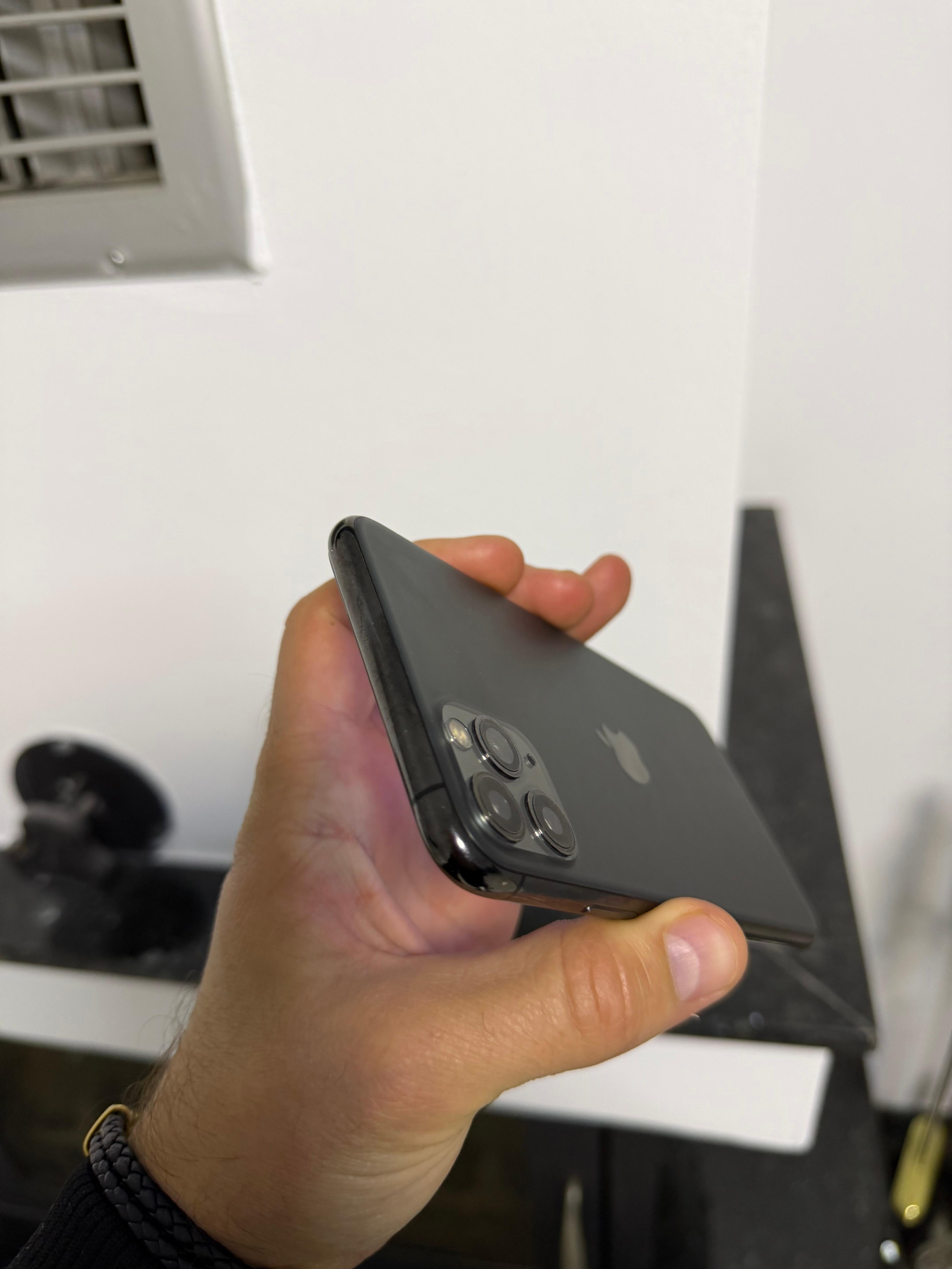 iphone-11-Pro-Max-CE