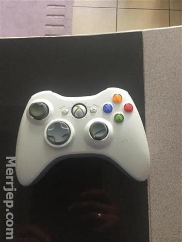 Xbox 360 kontroller