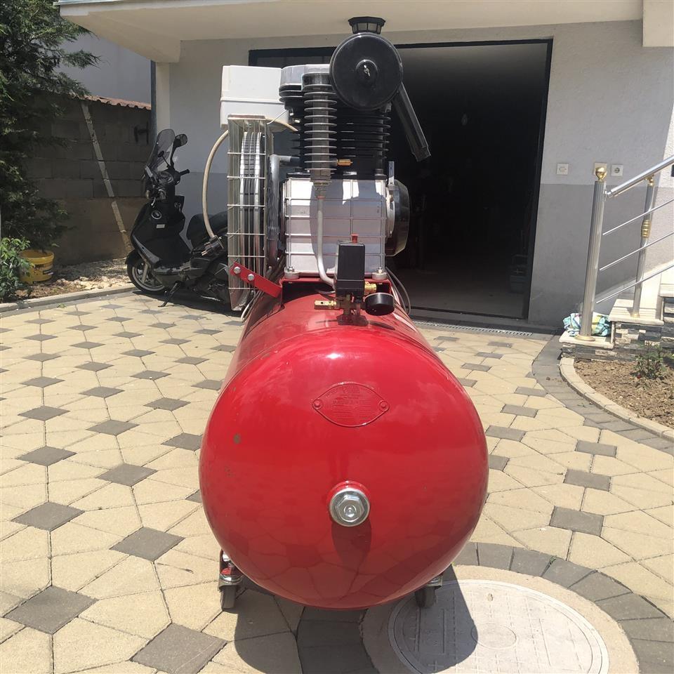 Kompressor