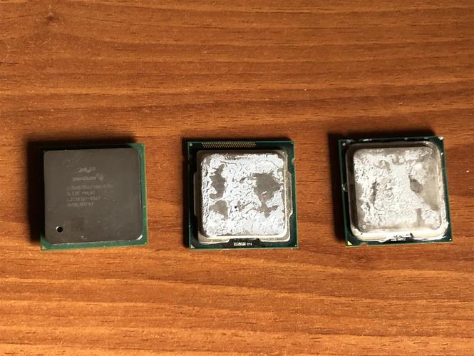 Processor i7 2600, QuadCore, Pentium 4 (Per mining & Low Pc)