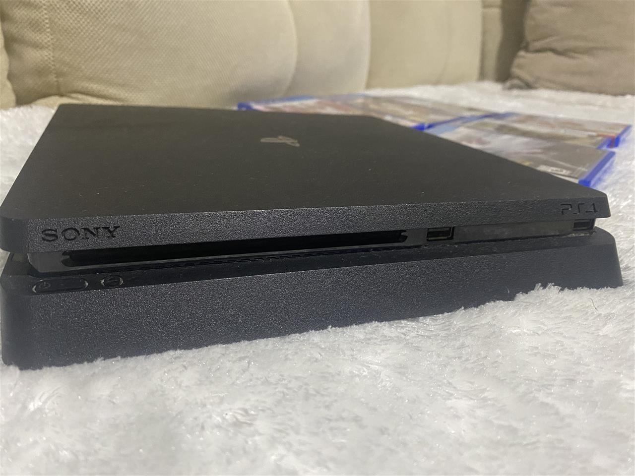 Ps4-slim-