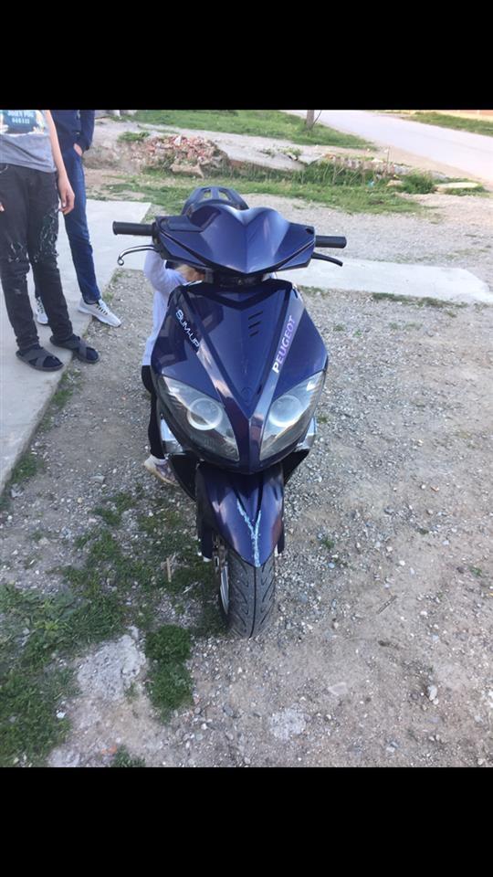 Motor-