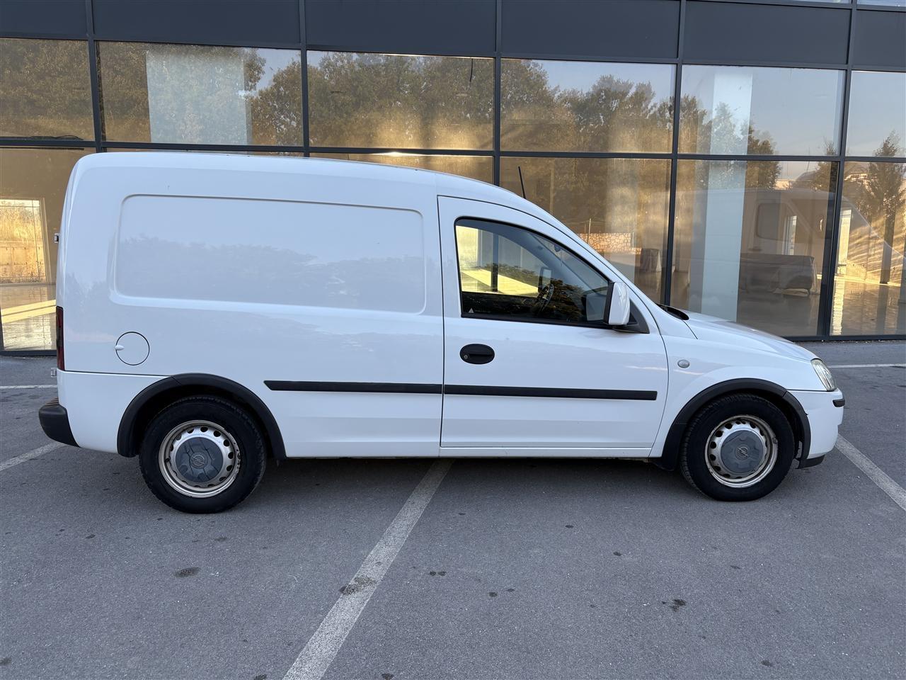 Opel-Combo