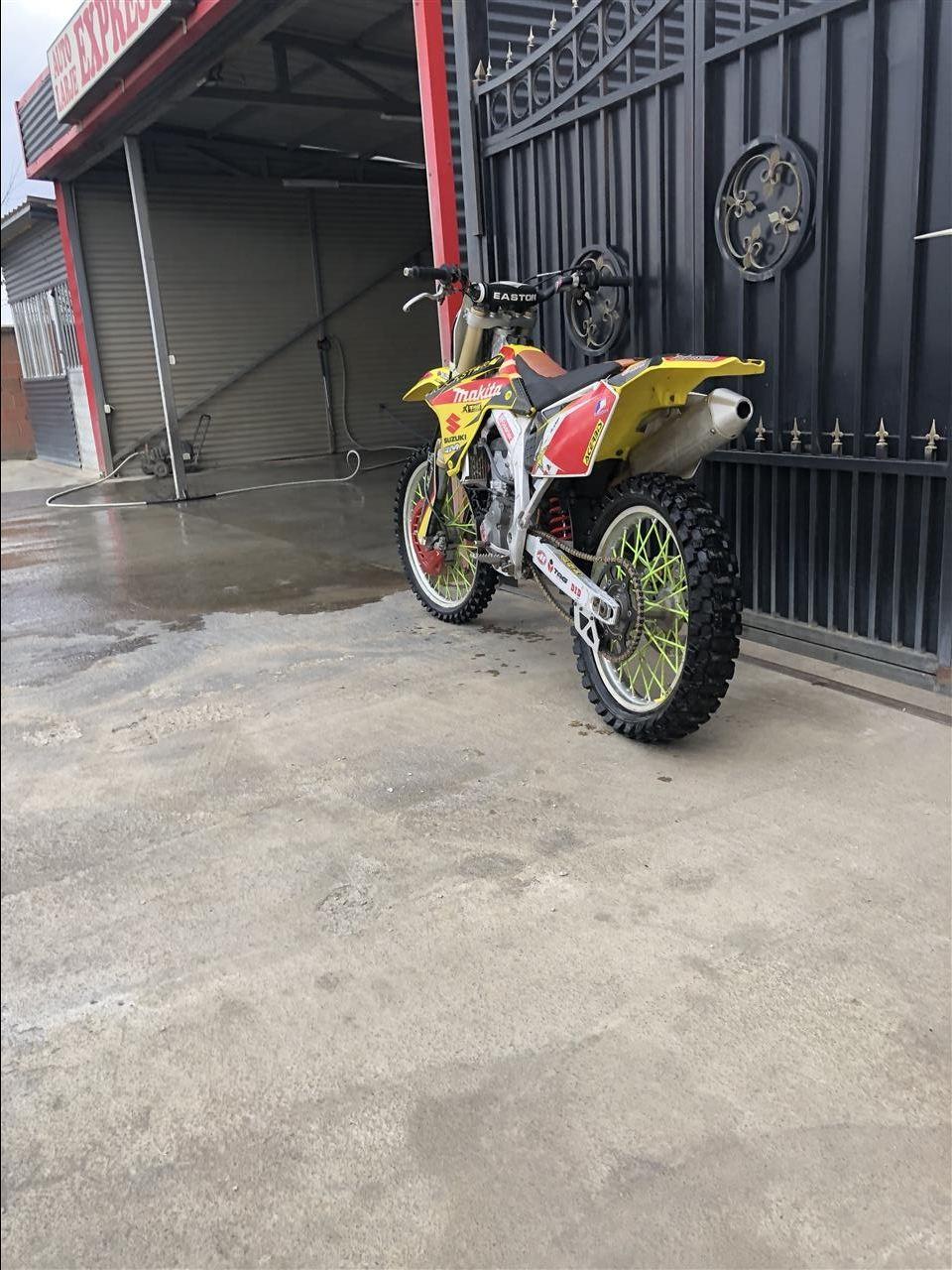 Suzuki-RMZ-450cc-
