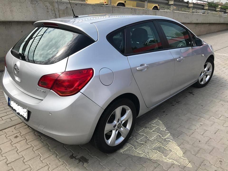 Opel-Astra