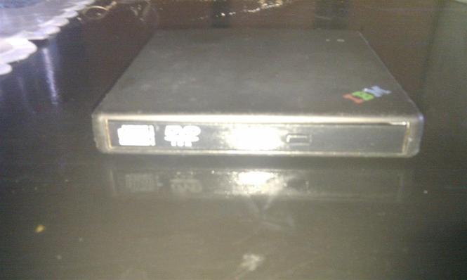 Dvd writer /reader te jashtem
