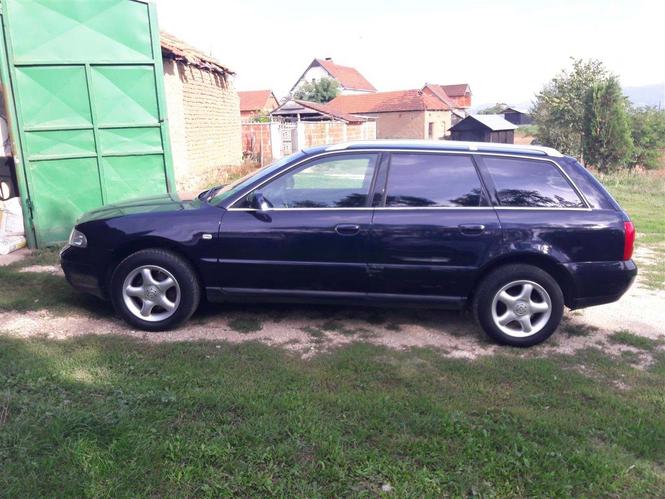 Auto pjes