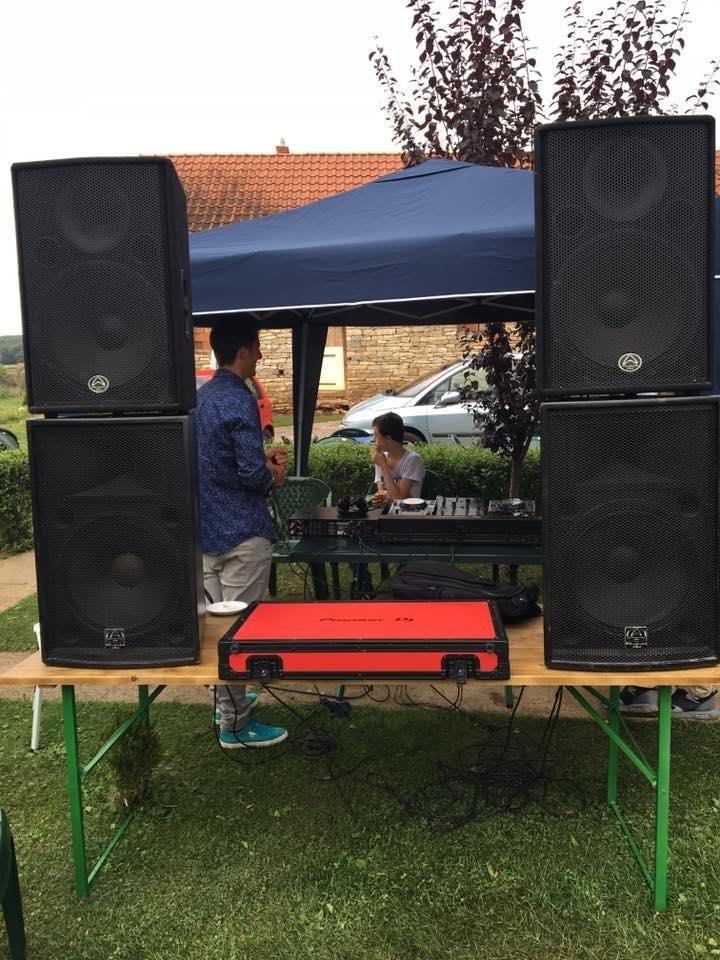 dj-