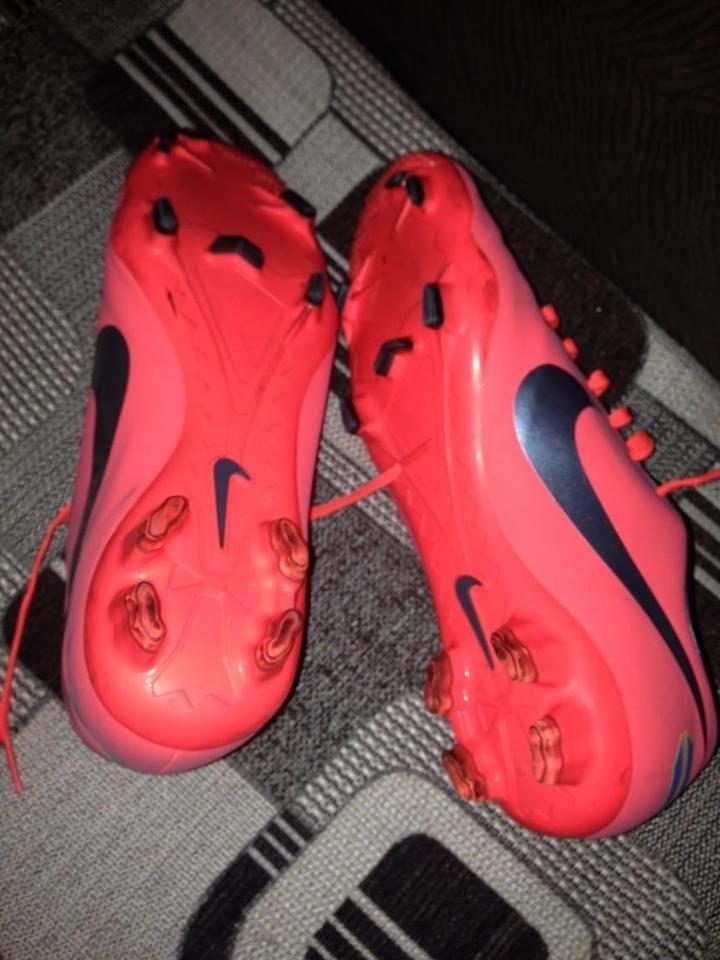 NIKE-