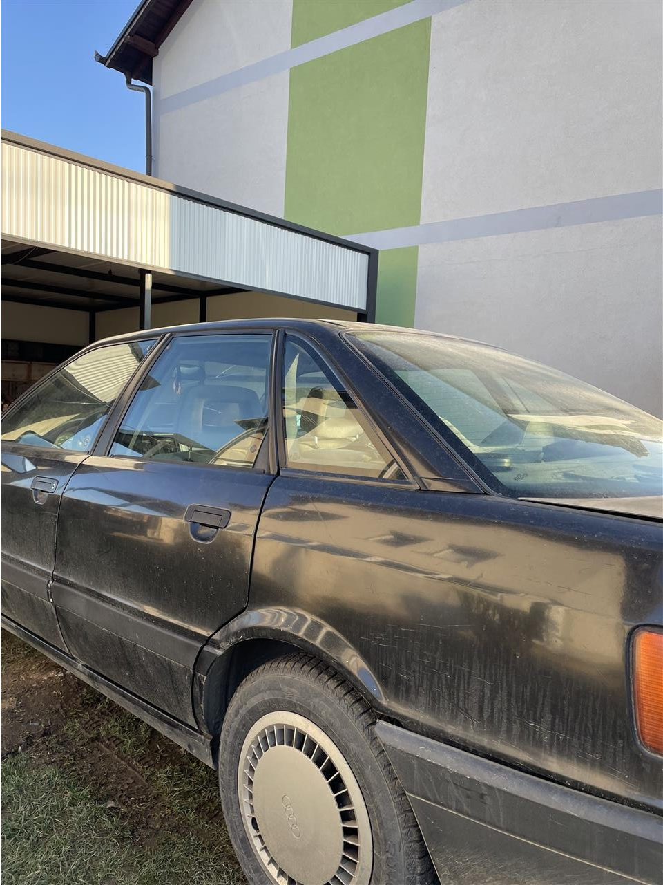 Shitet-Audi-80