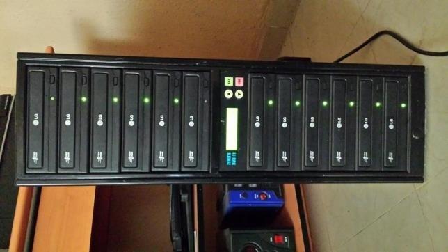 shes-DVD---CD-DUPLICATOR-sistem