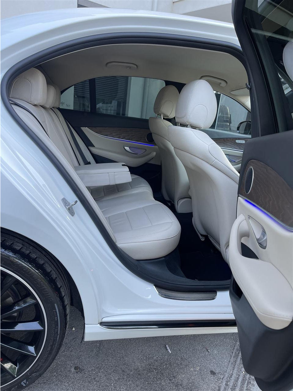 Mercedes-Benz-E220-CDI-AMG-LINE-9G-Tronic-Sapo-Ardhun194PS--