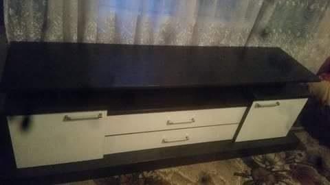 komod per televizor