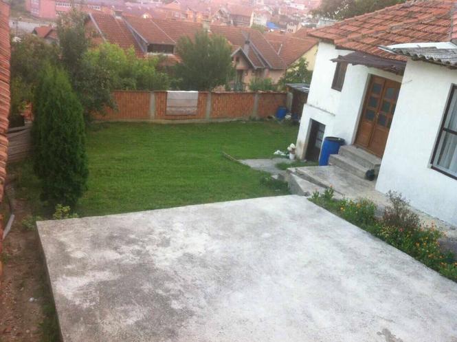 Leshohet shtepia me qera