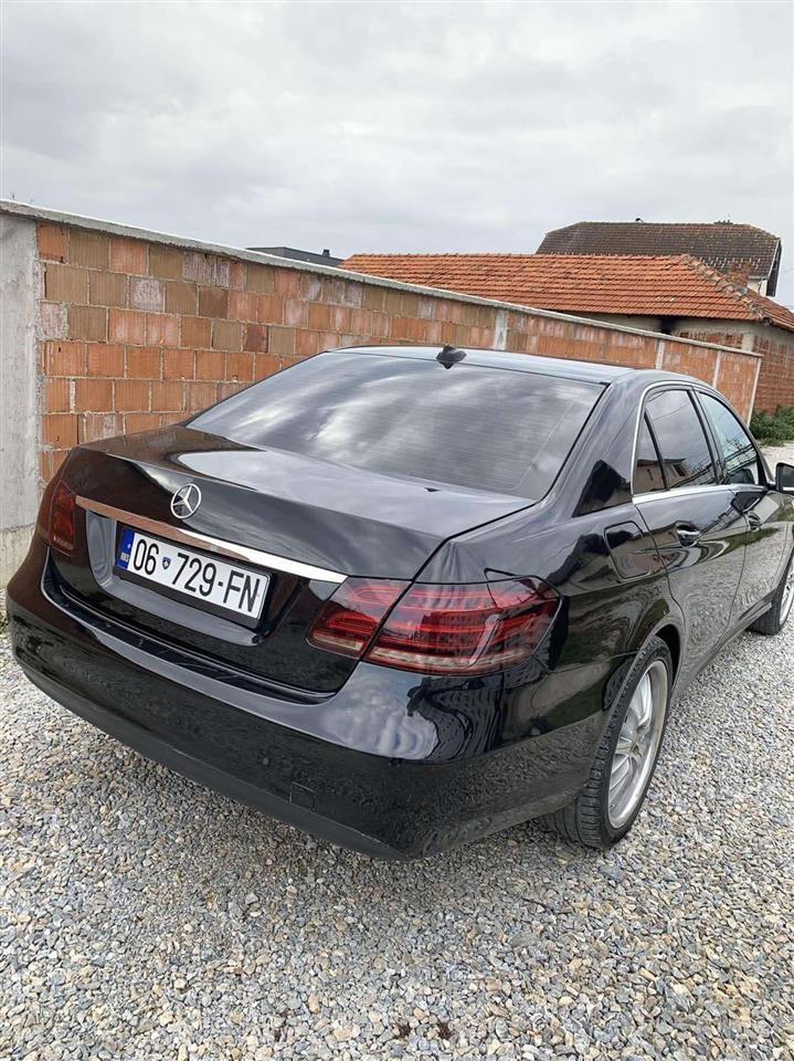 Mercedes-E220