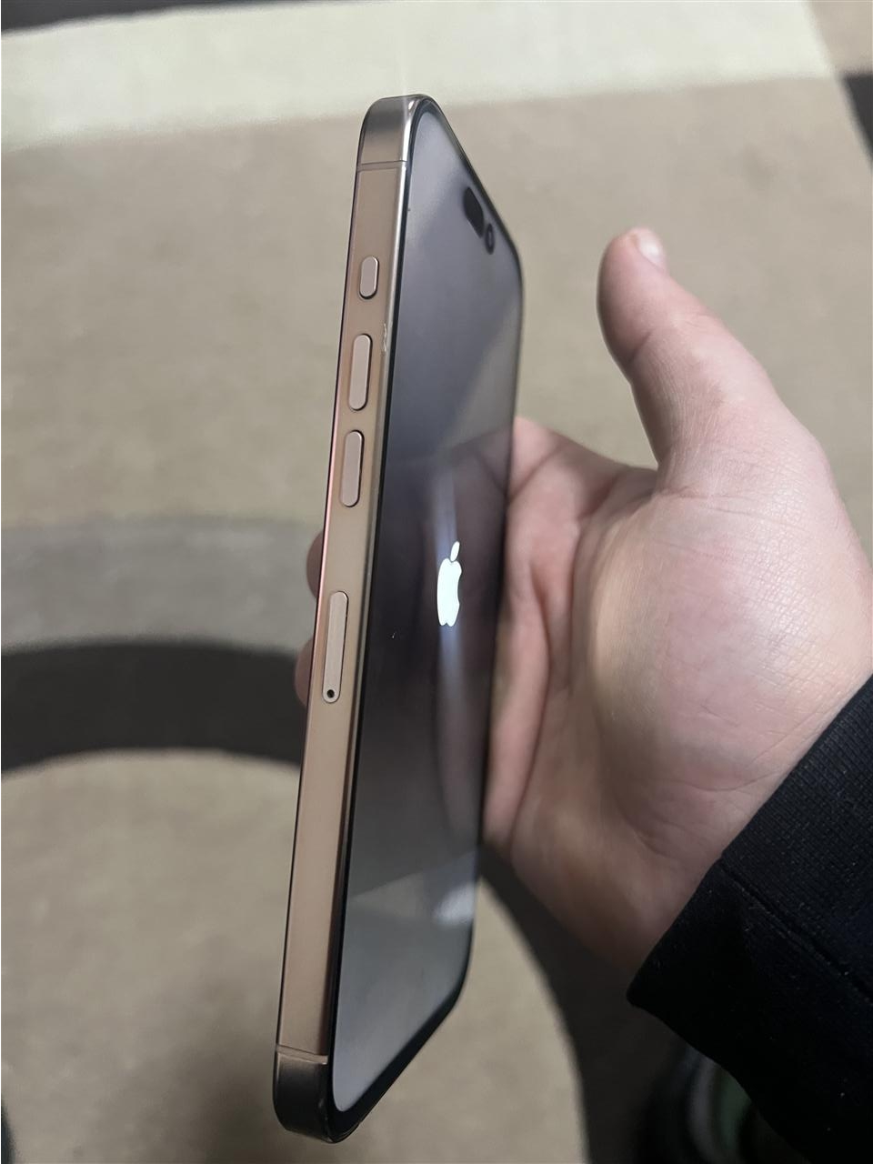 Iphone-16-pro-max