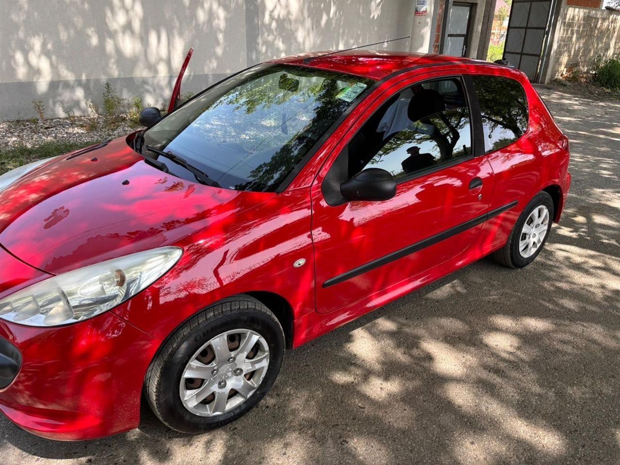 Peugoet-206+-me-70-000-km--2012