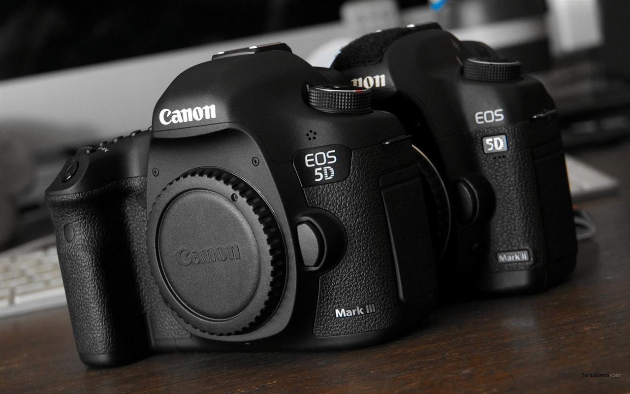 --Canon-EOS-5DS-DSLR-Camera---