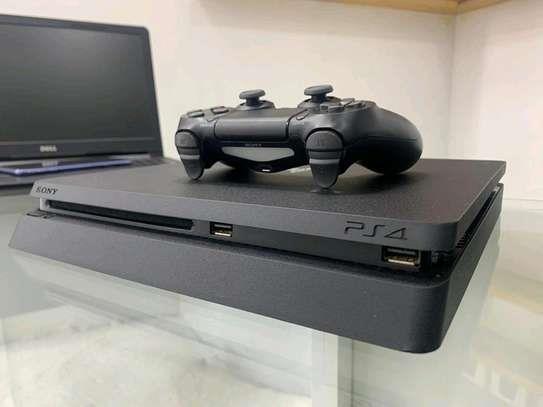 PS4 SLIM-250€