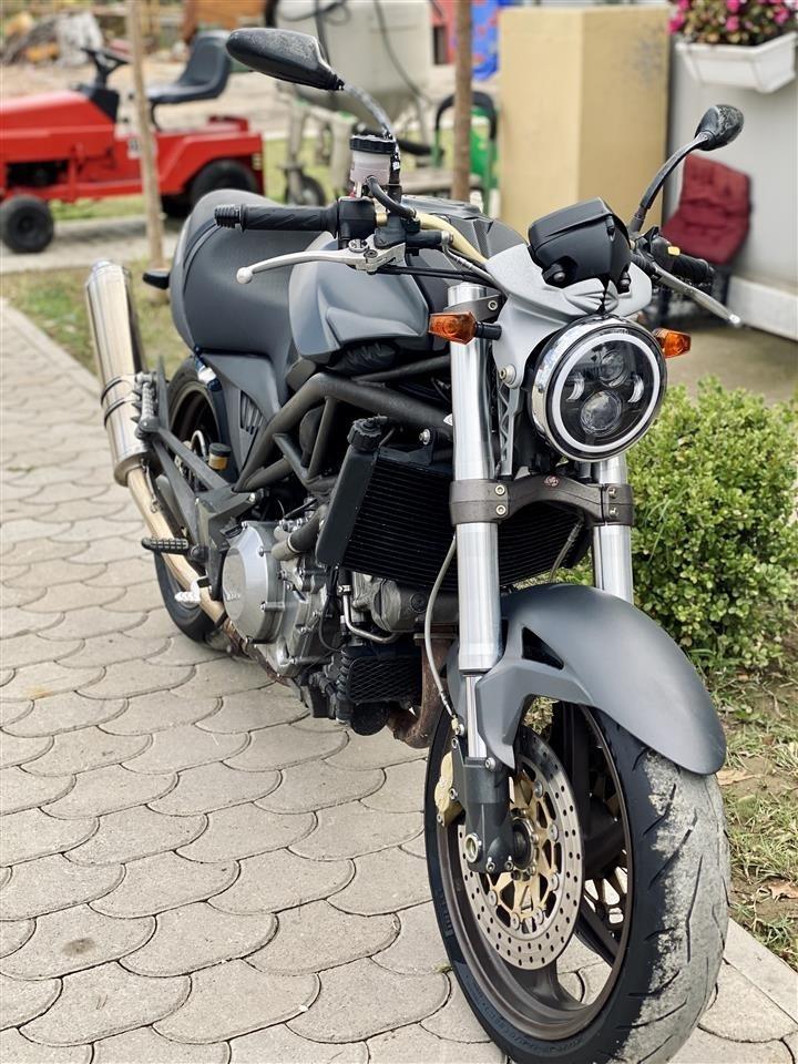 Cagiva 1000cc store
