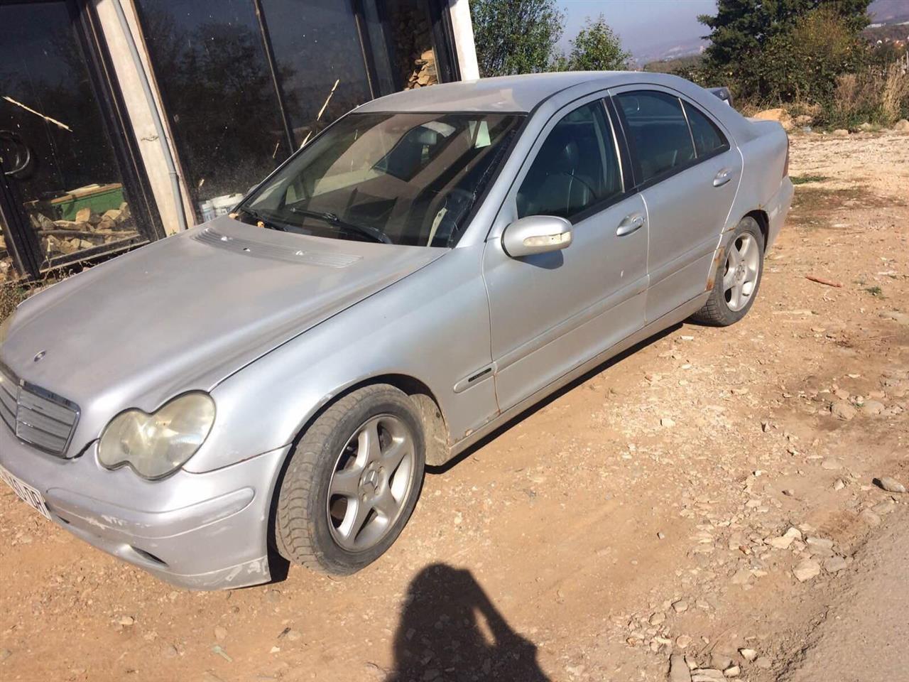 Mercedez-C220