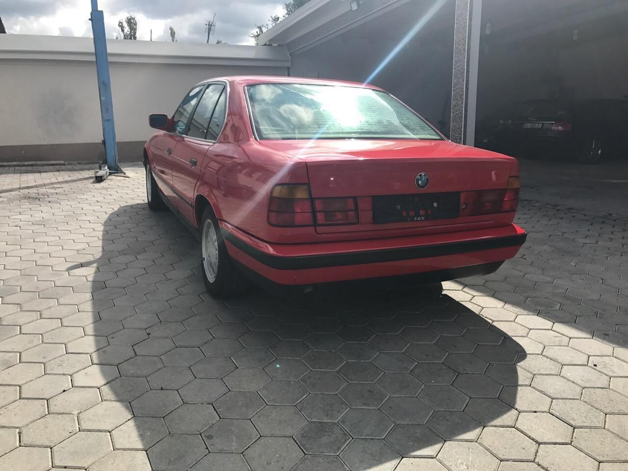 Shitet-BMW-524