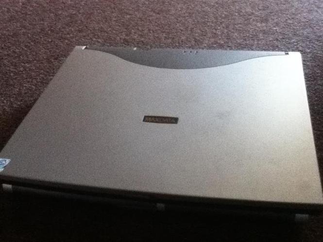 Llaptop maxdata