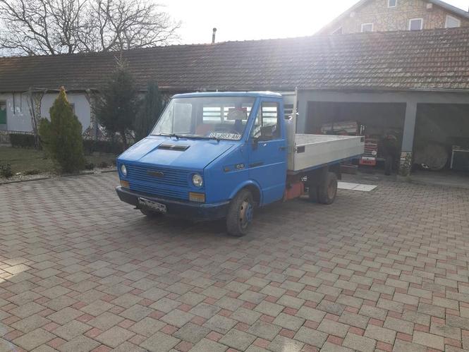 Iveco 100
