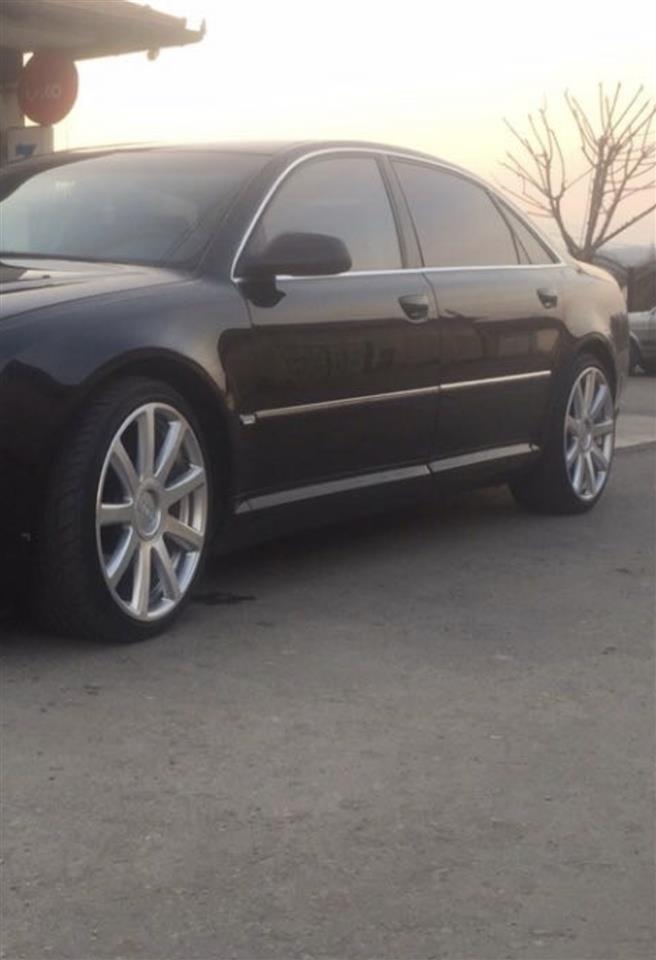 AUDI-A8